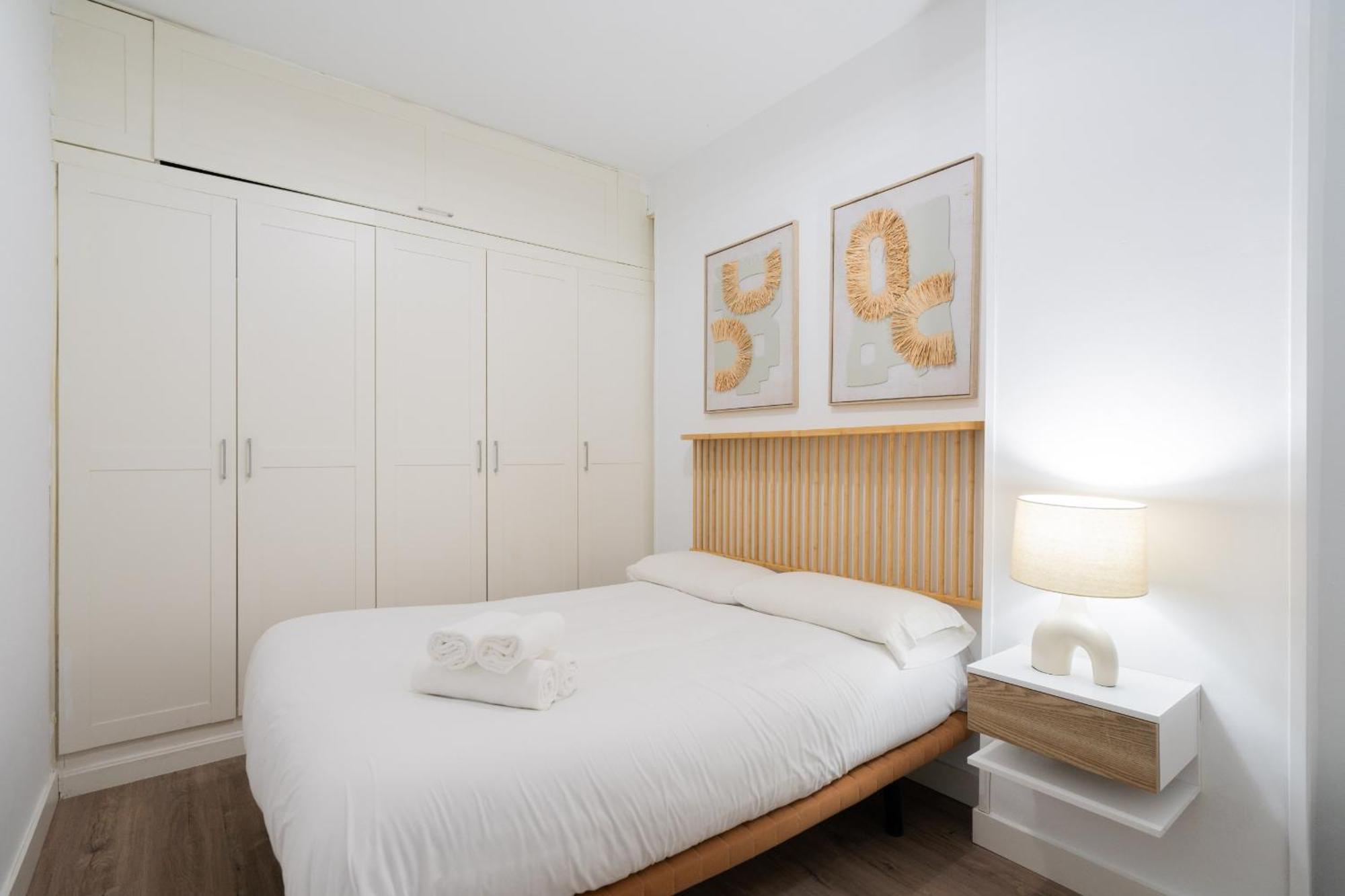 Apartamento En Chueca Para 4 Personas Alquiler Temporal Madrid Exteriér fotografie