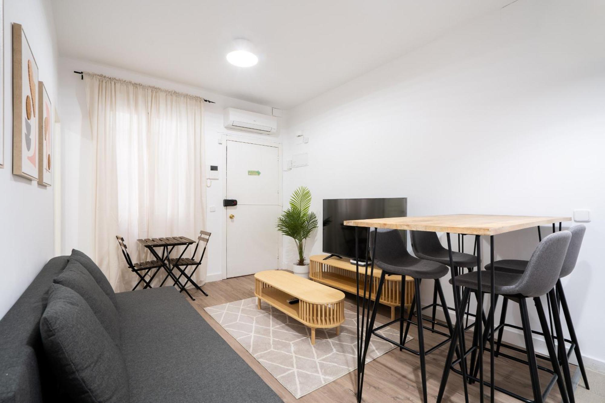 Apartamento En Chueca Para 4 Personas Alquiler Temporal Madrid Exteriér fotografie